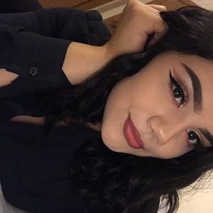 Meet your Posher, Cecilia